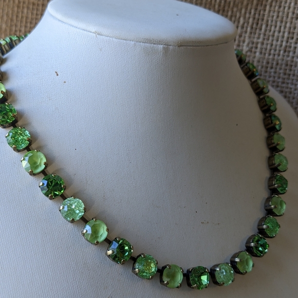 Peridot and Green Apple Crystal Necklace and Earrings in Brass - Picture 2 of 7